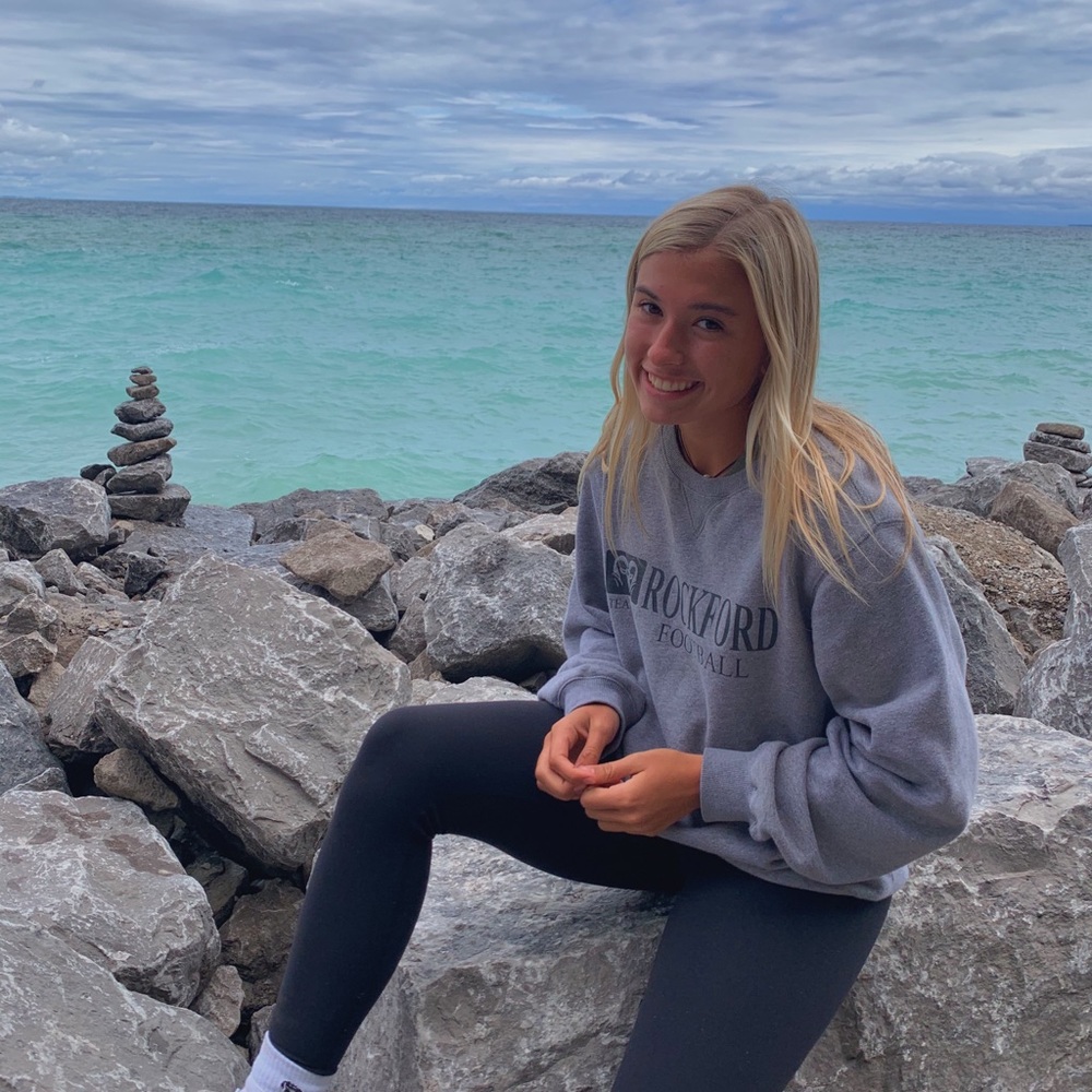 Meet your Posher, Ella